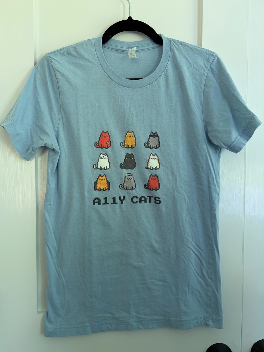 Women’s T-Shirt A11y Cats Design Size Sm